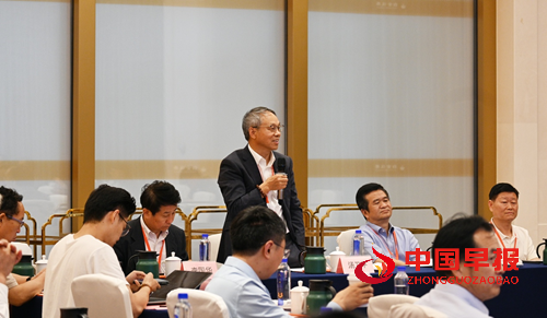 跨界融合启新章:上海前沿新能源电源技术研究院理事会扩大会议暨香港文联授牌仪式举行(图2) 跨界融合启新章:上海前沿新能源电源技术研究院理事会扩大会议暨香港文联授牌仪式举行(图2)