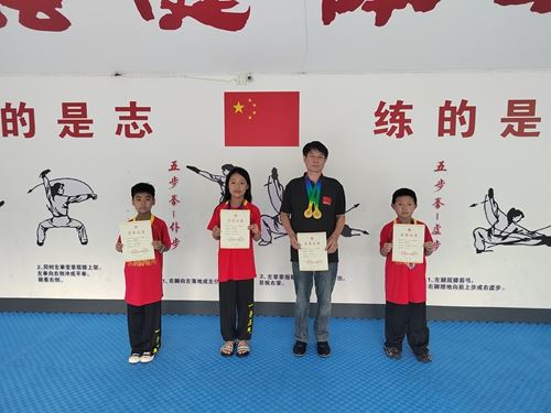 2025年“阳光下一代”湖南武搏赛桃江县武术队荣获佳绩(图2) 2025年“阳光下一代”湖南武搏赛桃江县武术队荣获佳绩(图2)