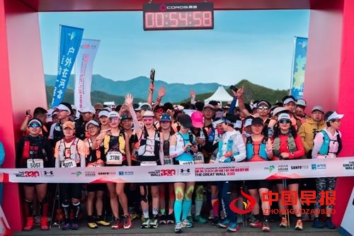 烽烟再起，长城为证!安德玛户外2025雄关330(赤城)长城越野赛鸣枪开跑(图1)