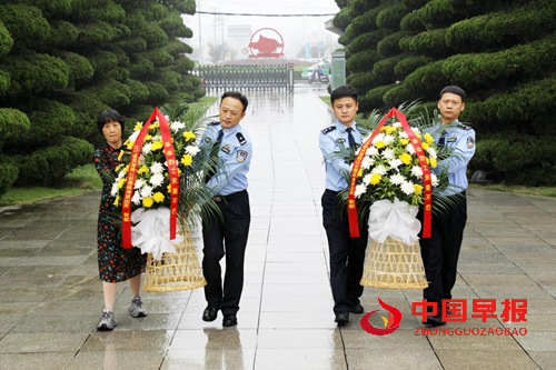 一针一线忆英烈，千里寻根传精神——陈涛派出所赴霍邱续写红色传承篇章(图3)